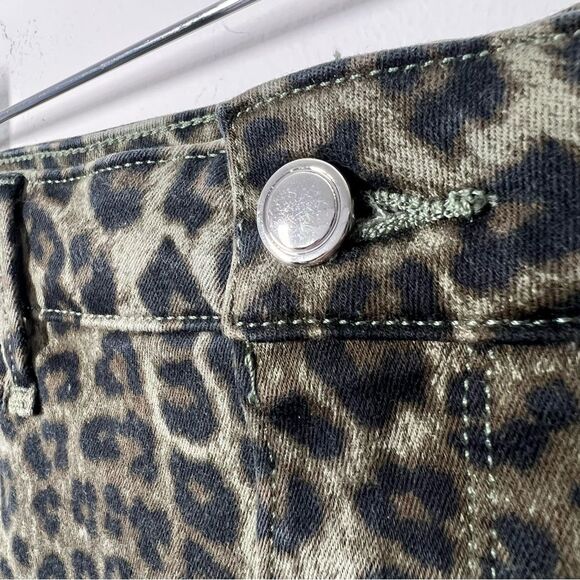 Good American NWT Womens Size 18 Leopard Sage Distressed Hem Cut Off Jean Short - Picture 6 of 14